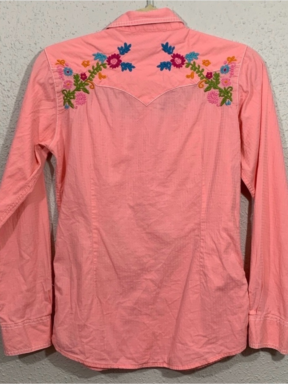 Ariat Pearl Snap Pink Floral Embroidered Western Shirt - Picture 2 of 6